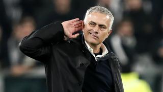 Jose Mourinho słucha