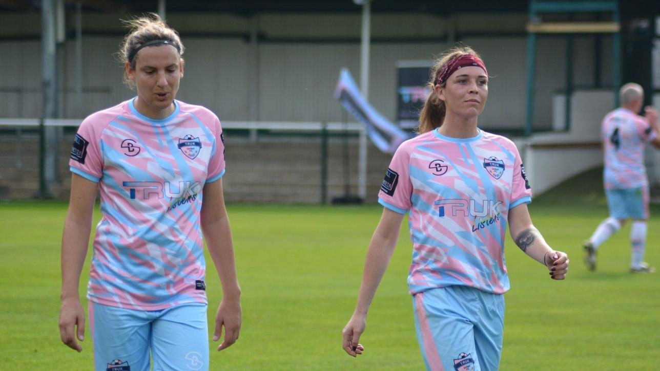 Transpłciowe piłkarze